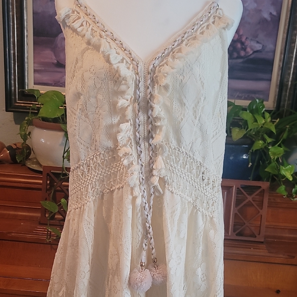 Elegant Cream Lace Backless 4x Dress - Picture 2 of 5